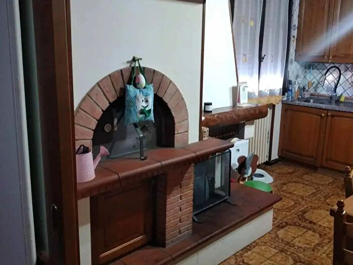 Appartamento con 5 locali in vendita in Via della Conciliazione, Sassuolo