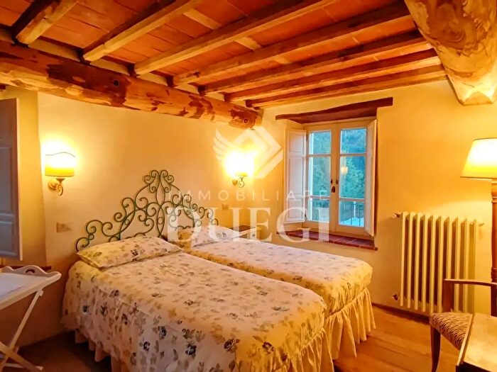 Casa con 6 locali in vendita in Etato, Camaiore