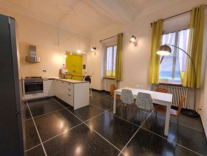 Appartamento con 5 locali in affitto in Via Paolo Emilio Bensa, Prè, Genova