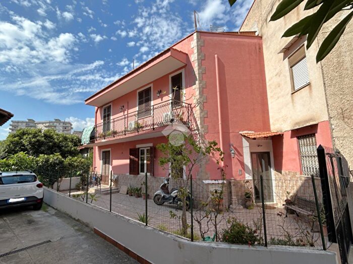 Appartamento trilocale in vendita in Via al Casale Settimo, Palermo