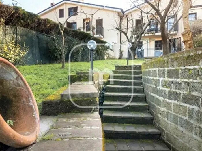 Appartamento trilocale in vendita in Via Filippo Luzi, Montecompatri