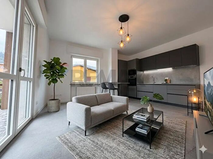 Appartamento trilocale in vendita in Via Ripa, Villa DAlme