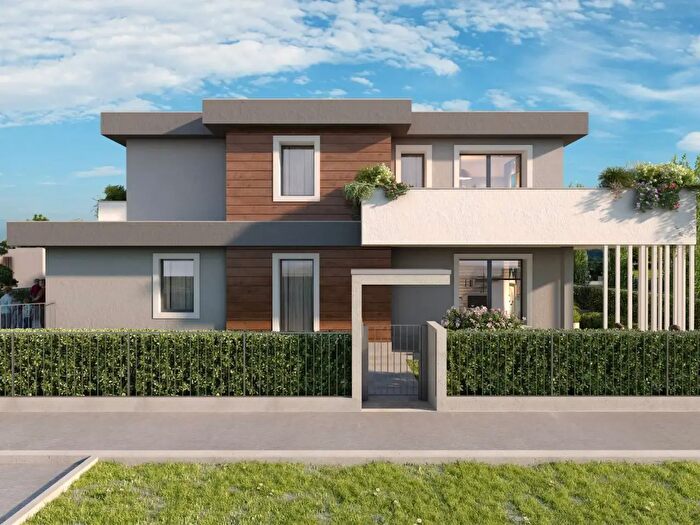 Casa con 8 locali in vendita in Via Marcora, Cologno Al Serio