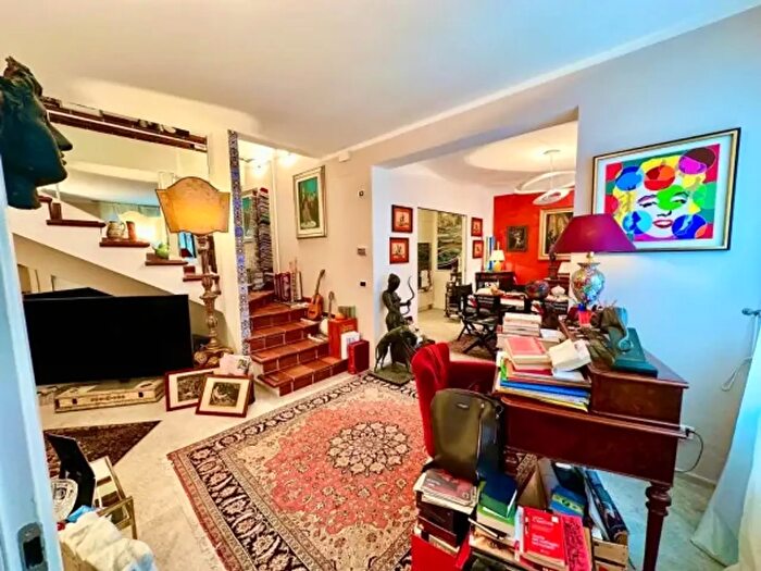 Casa con 6 locali in vendita in Rimini