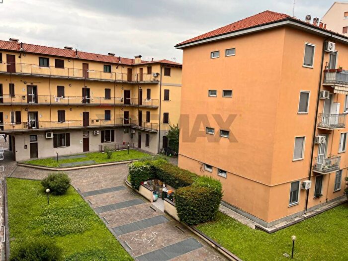 Appartamento bilocale in affitto in Pzza XI Febbraio, Centro, Cologno Monzese