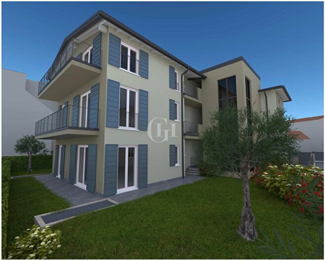 Casa con 16 locali in vendita in Salo