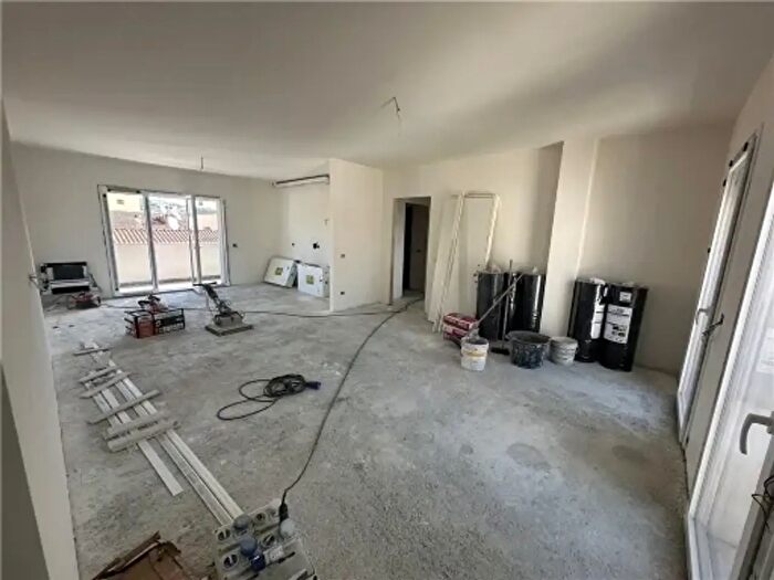 Appartamento con 5 locali in vendita in Capraia E Limite