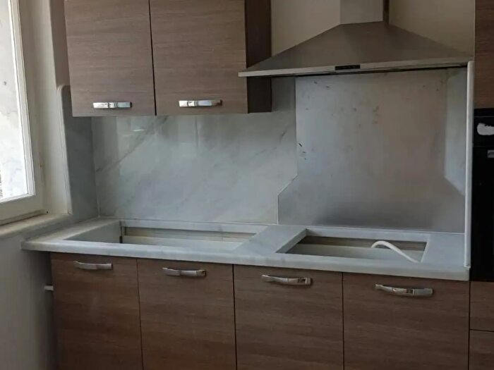 Appartamento con 6 locali in affitto in Carrara