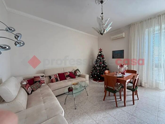 Appartamento quadrilocale in vendita in Via della Croce, Taranto