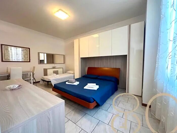 Appartamento monolocale in affitto in Via Altaguardia, Milano