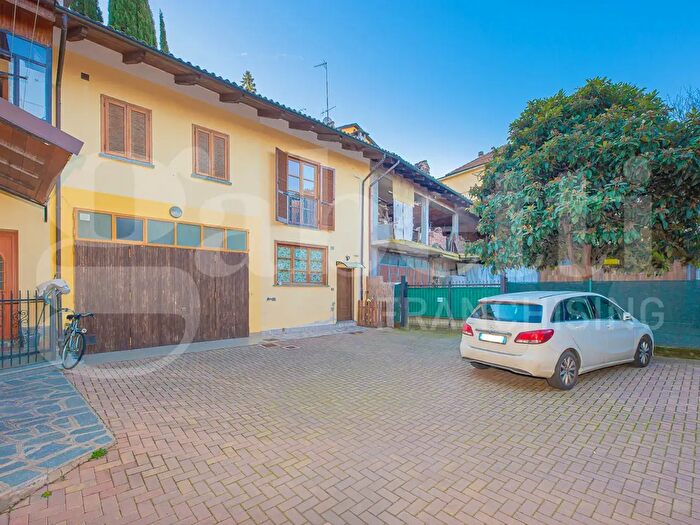 Appartamento trilocale in vendita in Via Pusterla, Rivoli