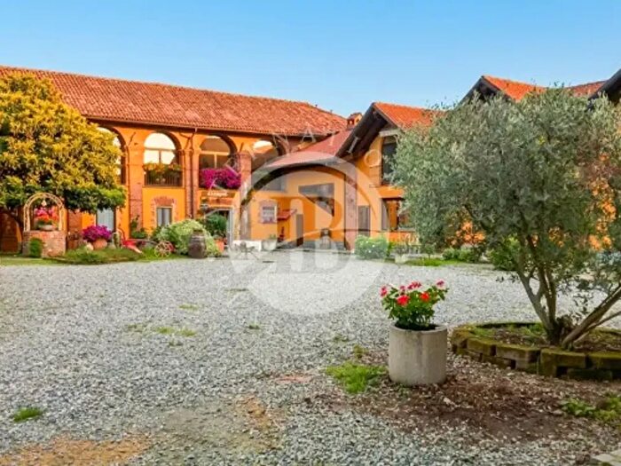 Casa con 6 locali in vendita in Mappano