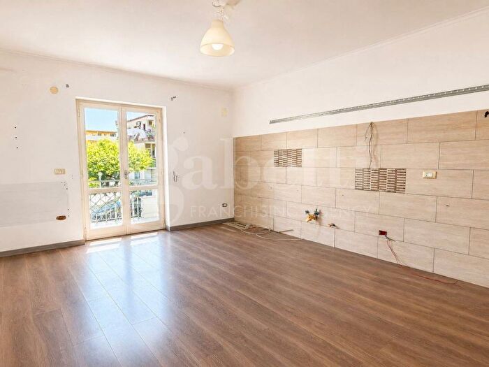 Appartamento quadrilocale in affitto in Via Francesco Baracca, Centro, Marano di Napoli