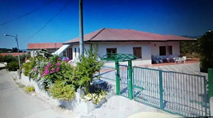 Casa con 6 locali in vendita in Cda Pianta, Cleto