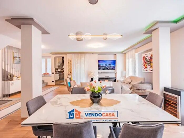 Casa con 6 locali in vendita in Via Alfredo Catalani, Asti