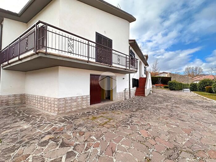 Casa quadrilocale in vendita in Via Roio, LAquila