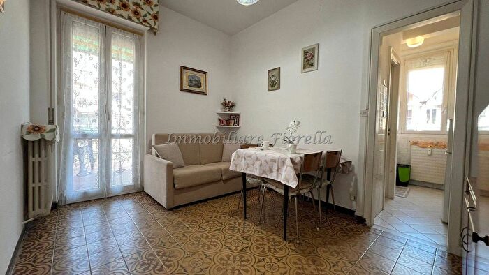 Appartamento bilocale in vendita in Via Aprile, Borghetto Santo Spirito