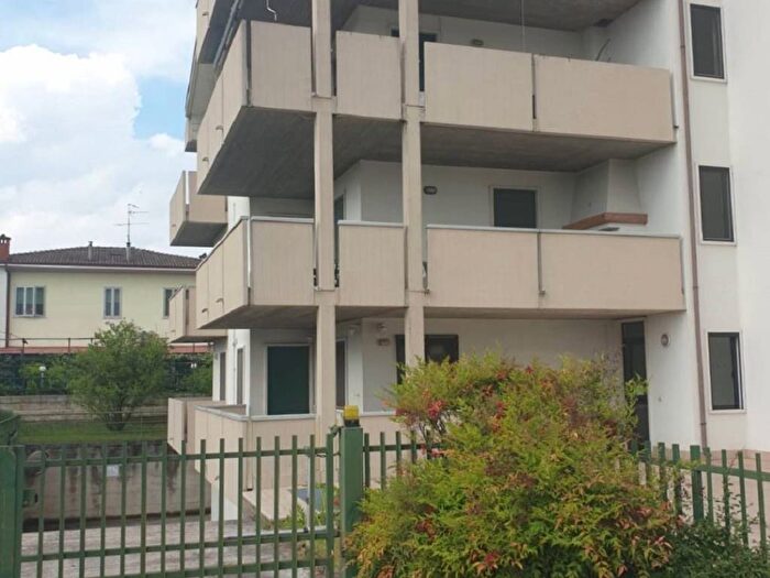 Appartamento quadrilocale in affitto in Via dei Santi, Cà di David, Verona