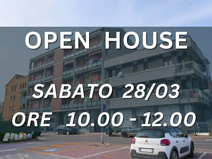 Appartamento bilocale in vendita in Via Trento E Trieste, Biassono