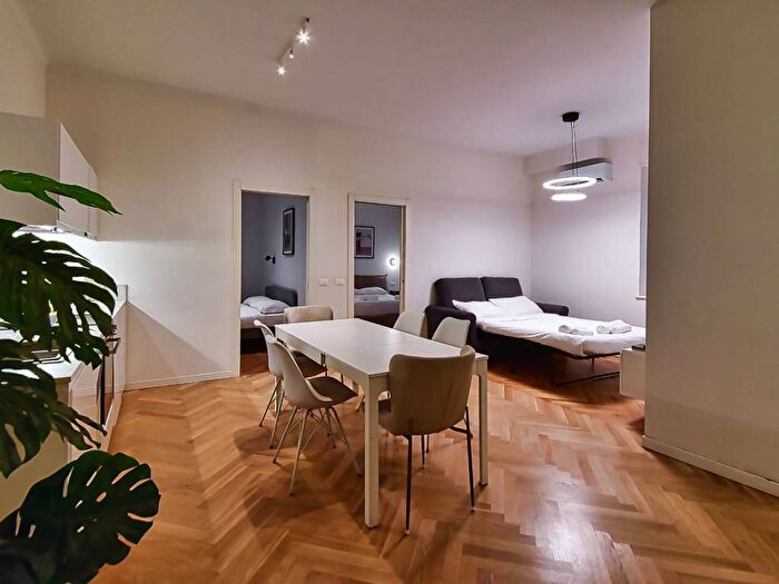 Appartamento trilocale in affitto in Via Panfilo Castaldi, Porta Venezia, Milano