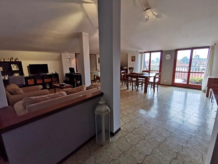 Appartamento con 5 locali in vendita in Treviglio