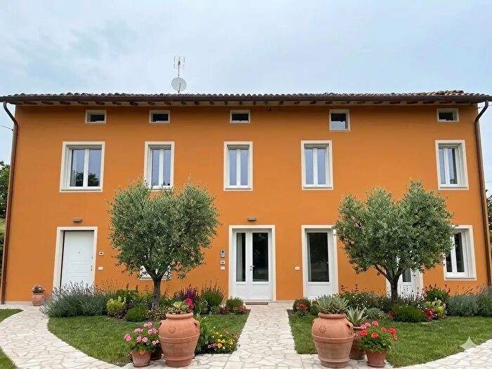 Casa in vendita in Via Imperiale Inferiore, Brescello