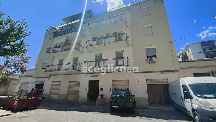 Appartamento quadrilocale in vendita in Via Domenico La Bruna, Palermo