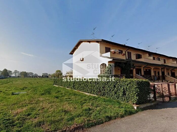 Casa quadrilocale in vendita in Via Macchiavelli, Lardirago