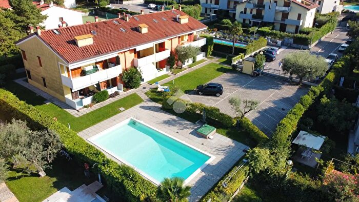 Appartamento trilocale in vendita in Via Trento, Lazise