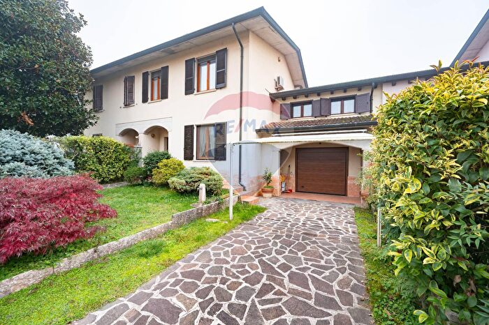 Casa con 5 locali in vendita in Via Edison, Porto Mantovano