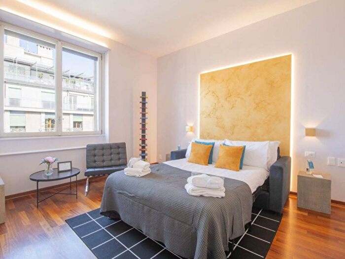 Appartamento bilocale in affitto in Via Pantano, Missori, Milano