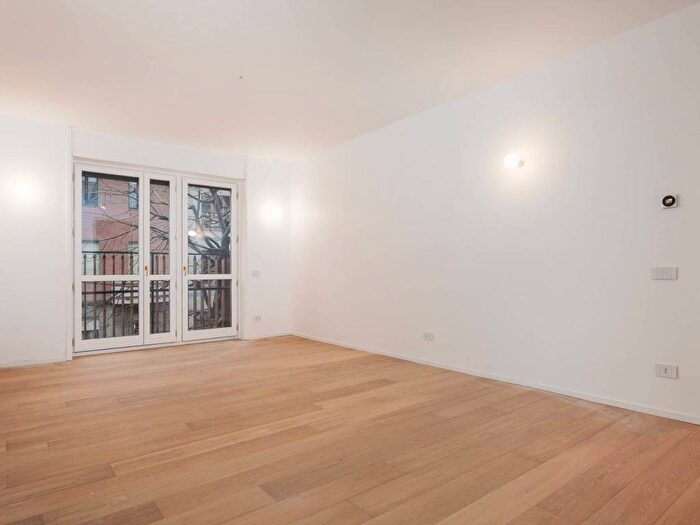 Appartamento trilocale in affitto in Via Francesco Melzi dEril, Paolo Sarpi, Milano