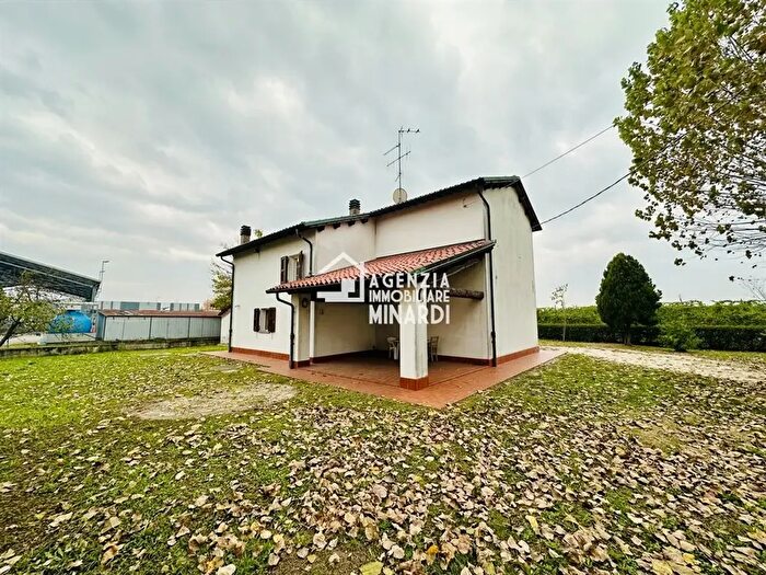 Casa quadrilocale in vendita in Via Pana, Faenza