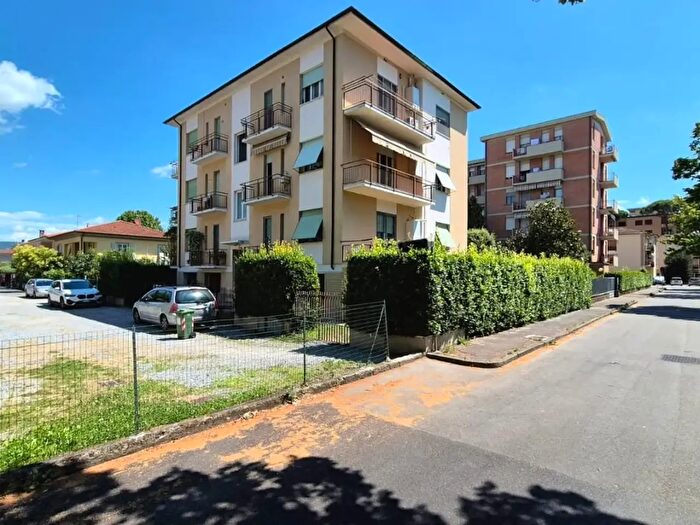 Appartamento quadrilocale in vendita in Nicolò Paganini, Lucca