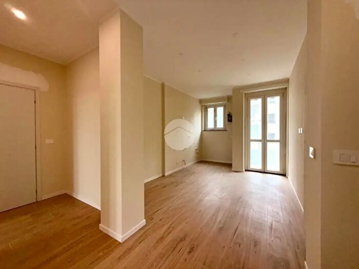 Appartamento trilocale in vendita in Via Michele Lessona, Torino
