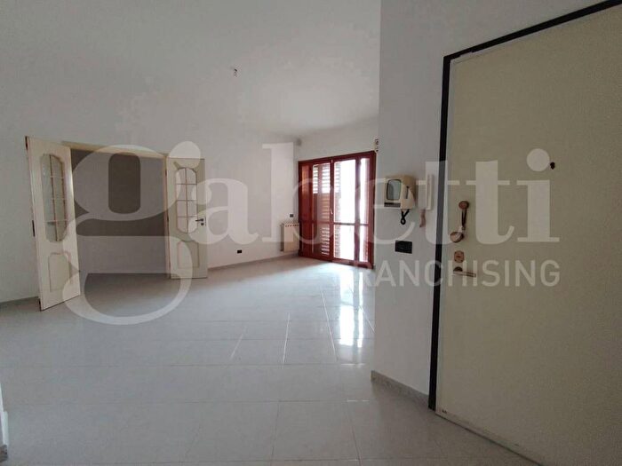 Appartamento trilocale in affitto in via augusta, Santa Panagia Teracati, Siracusa