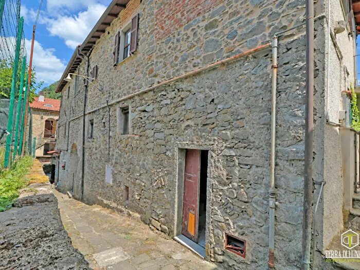 Appartamento con 5 locali in vendita in Mignegno, Pontremoli