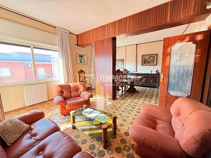 Appartamento con 5 locali in vendita in Viale Leone, Portici