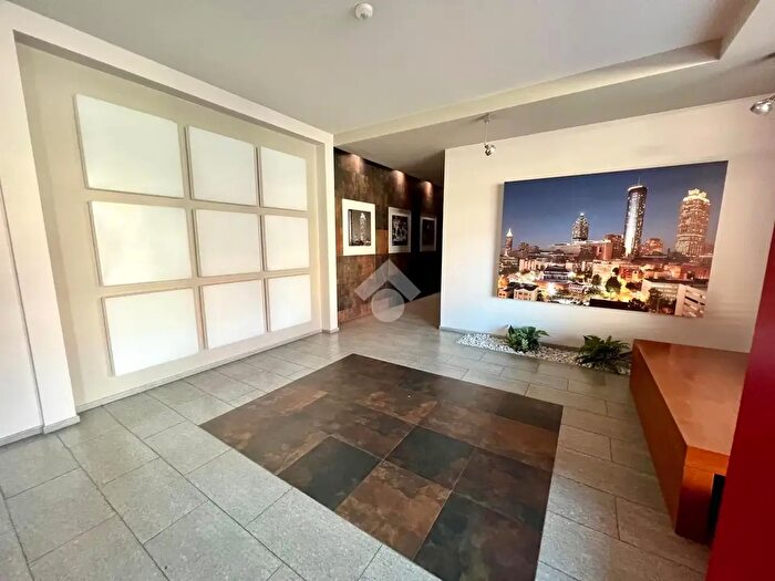 Appartamento trilocale in vendita in Via Santa Barbara, Alba