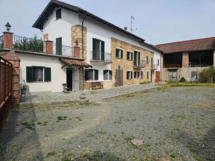 Casa con 5 locali in vendita in Regione Torrazza, Strevi