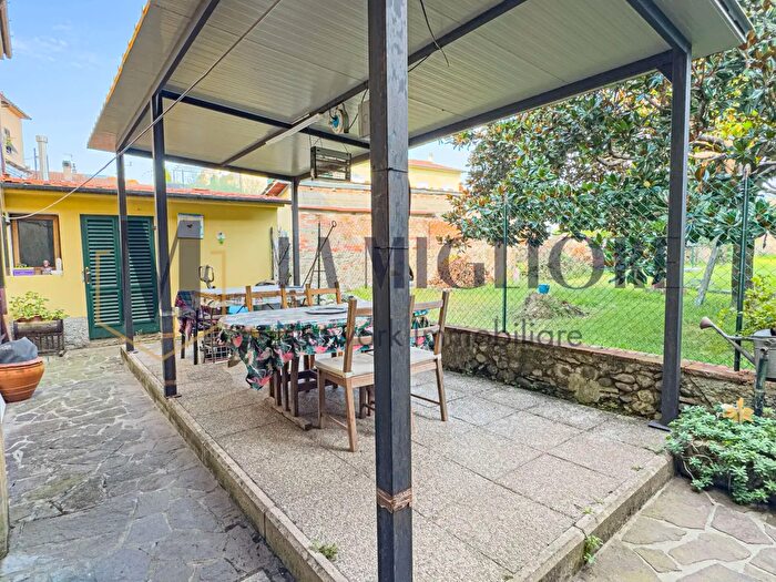 Appartamento quadrilocale in vendita in Via Lucchese, Pistoia