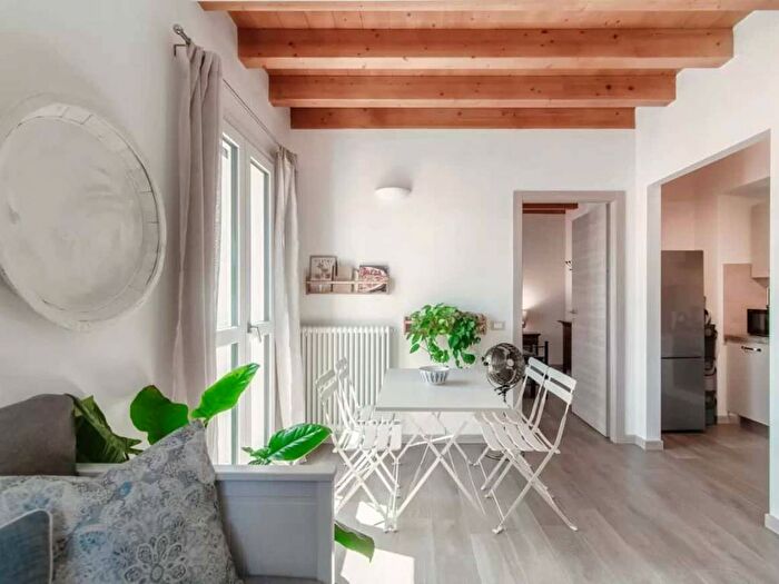 Appartamento bilocale in affitto in Via Bonanomi, Centro Storico, Como