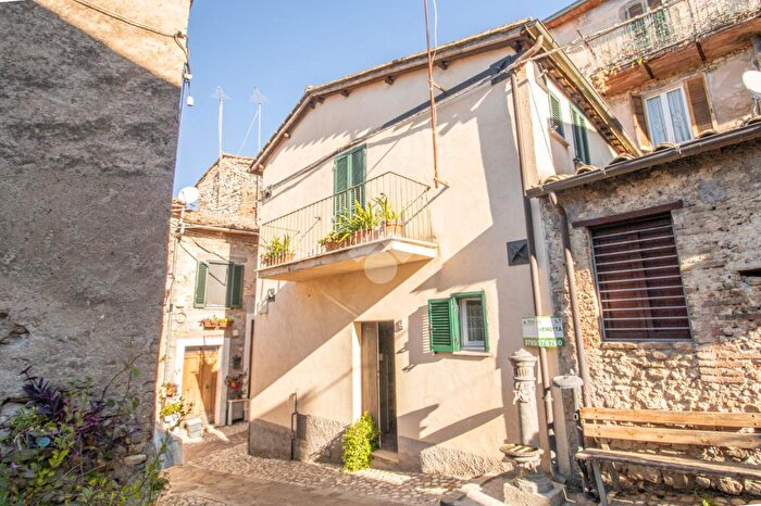 Casa con 5 locali in vendita in Via delle Costarelle, Torri In Sabina