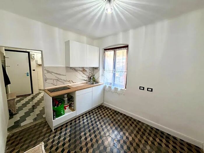 Appartamento trilocale in vendita in Via Celesia, Genova