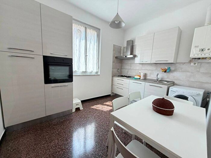 Appartamento quadrilocale in affitto in Via Gabriele Rossetti, Quarto, Genova