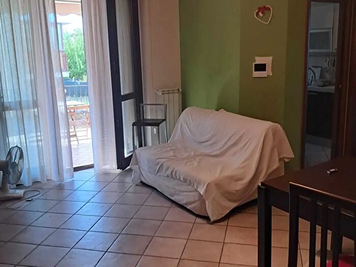 Appartamento trilocale in vendita in Via Amalfi, Mentana