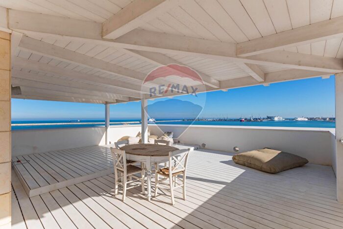 Appartamento trilocale in vendita in Via Tripoli, Bari