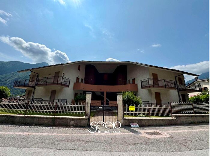 Appartamento trilocale in vendita in Via Divisione Alpina Cuneese, Valdieri