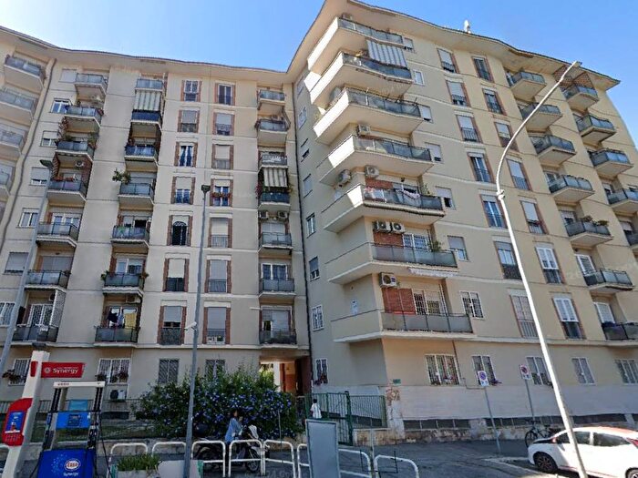 Appartamento trilocale in affitto in Viale Pico della Mirandola, Ardeatino Montagnola, Roma