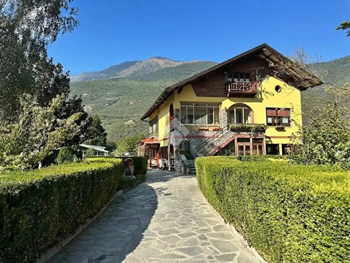 Casa con 7 locali in vendita in Via Carlo Emanuele I, Bruzolo